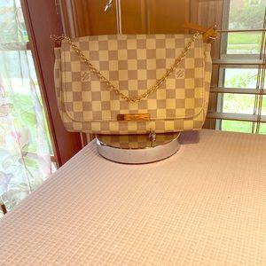 Sling white checkered bag